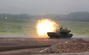 日本自衛隊火力演習 16式裝甲車實彈射擊