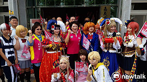 蕭淑麗完成登記  高喊「不選藍，不選綠，只選蕭淑麗」