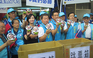 謝立功遊行登記搶頭香  嗆林右昌開芭樂票