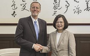 黑鷹失事》AIT:哀悼、隨時準備提供協助
