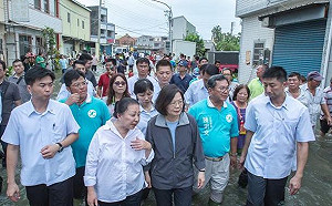 不當言行接連而來！英仁德三巨頭遭網友熱戰