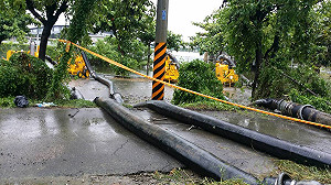 真理大學麻豆校區淹水  台南市政府：有派抽水機及人力