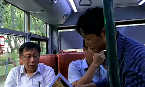 獨派堵人質疑世大運沒收台灣旗  柯文哲動怒：干我屁事！