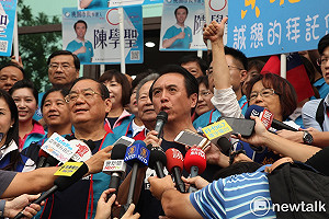 陳學聖鄭文燦同日登記  支持群眾場外互尬聲勢