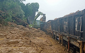 台鐵南迴線因豪雨重創停駛 台17線林邊段封閉