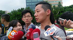 柯P曝黃郁芬很想簽認同卡 林昶佐：討論後決定不簽、不符民主倫理