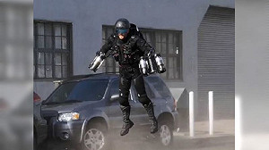 想變鋼鐵人照過來 倫敦超狂飛行西裝要價1400萬