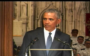 馬侃遺體送往教堂  歐巴馬和小布希率來賓出席追思