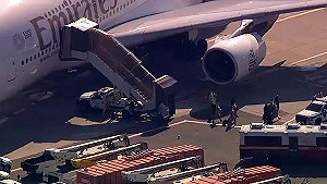 阿聯酋班機爆集體感染抵美遭隔離 公司澄清：僅10人病倒