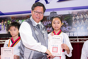 陳學聖批體育局成效不彰 張惇涵反譏：對基層民意不了解