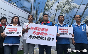 慰安婦銅像遭日人踹 高思博率議員抗議