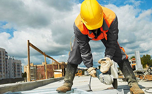 7月經常性薪資年增2.65% 連8個月增速逾2%