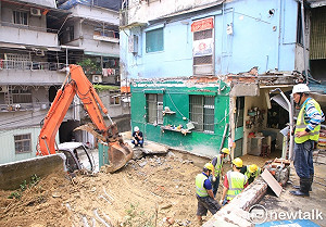 迎戰「山竹」 基隆市淹水區上方施作防災作業