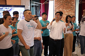 詞神重出江湖！路寒袖睽違十四年再為陳其邁譜寫「咱上愛的所在」