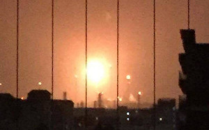 驚！桃園煉油廠深夜冒火球  台電跳電沒事啦