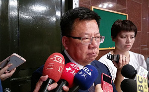 被指當促轉會側翼  李俊俋驚呼：柯總召和我可能嗎？