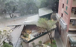 山竹颱風襲港澳改掛10號風球 海陸空交通幾停擺