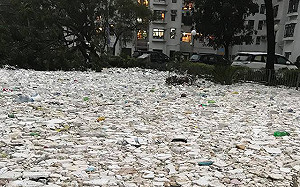 大自然對人類的反撲！山竹肆虐香港後街道長這樣...