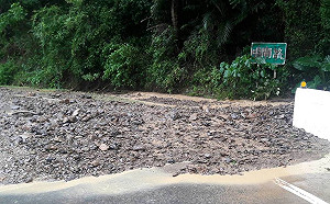 大雨影響土石崩落！花東海岸公路大灣段暫封閉