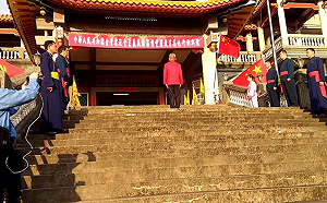 紐時：碧雲禪寺五星旗飄揚  高調促統  彰化鄉民疑中國介入