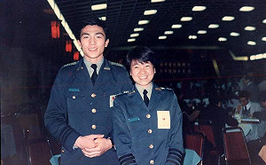 走過喪妻之痛凌子楚捲土重來 選議員直播開路