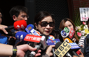 讚他是大和解民主爭取者！周玉蔻落淚：希望這世界有多點楊偉中