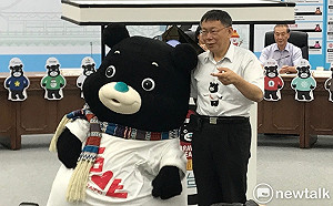 名嘴爆赴中「花名冊」 柯P：很煩！抹黑抹黃抹紅輪流來