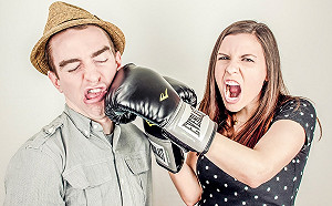 「我跟你媽掉水裡要救誰？」他一句話網秒讚：長知識了