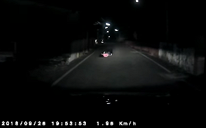 驚見「紅衣小女孩」路中狂滾！駕駛傻眼：7月已過很久...