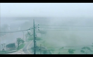 潭美颱風登陸日本 交通大受影響  76人受傷1人下落不明