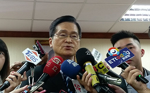 共軍事預算約我方15倍 國防部長：不做軍備競賽