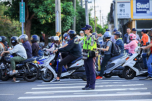 百貨週年慶駕到 中市府要求業者增開接駁專車