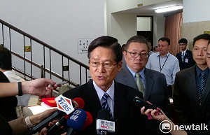 韓國瑜競選活動唱軍歌夜襲惹議　嚴德發表示尊重