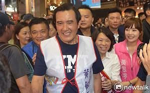 馬英九陪黃敏惠掃街　魅力席捲嘉義市文化路夜市