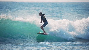 全球5大衝浪勝地名單出爐！挑戰洶湧浪花、體驗高蹺釣魚文化