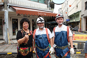 戰嘉義市長》 10圖精選　青蛙裝成為涂醒哲選舉戰服