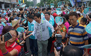 鳳山四千人造勢力挺  陳其邁：兩大建設啟用打造繁榮前景