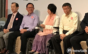 挺《病人自主權利法》同台  柯丁禮貌握手互動少