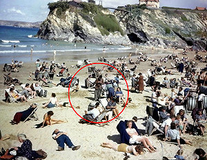 嚇！75年前舊照驚見「低頭滑手機」 網：時空旅人是你？