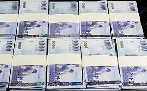 股匯雙殺 新台幣午盤跌1.49角 央行信心喊話