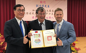 來台逾半世紀 劉力學成為新北首位非神職殊勳歸化者