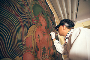 (影)古物也要「美容」！故宮修復師把文物當成生命細心呵護