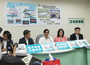 反問韓國瑜：國民黨為高雄做了什麼？陳其邁推藝文場館新經濟