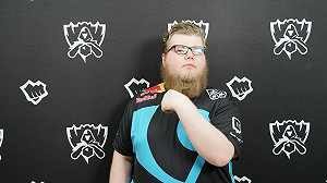 英雄聯盟世界賽》C9 Zeyzal：Sneaky曾邀我們一起COSPLAY