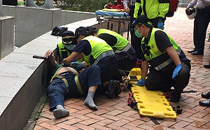 獨家》新北市府驚傳墜樓 1人破頭重傷送醫