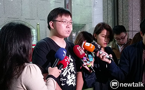 綠委倡口罩留給醫護人員  黃士修:立委不用跟「賤民」一樣排隊