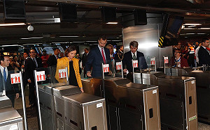 99年前曾祖也坐過  西班牙國王刷卡搭馬德里地鐵