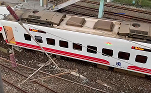 普悠瑪雙線不通 台鐵：公車接駁旅客直至通車