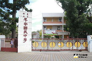 悲慟！卑南國中師生搭上翻覆班車 校園瀰漫哀傷氣氛