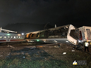 這場景讓她心碎到不行...護理師忍淚救人：只想他活下去